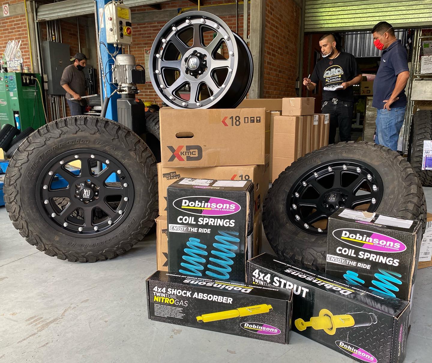 SUSPENSION DOBINSONS TWIN TUBE LIFT KIT 2" PARA NISSAN FRONTIER NP300 DIESEL