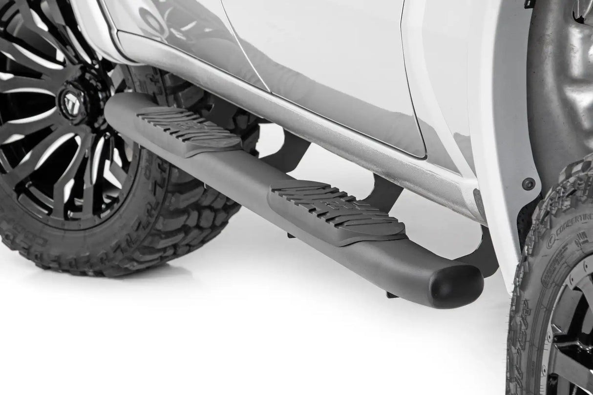ESTRIBO ROUGH COUNTRY OVAL CHEVROLET SILVERADO 1500 2019 - 2024 GMC SIERRA 1500 2019 - 2024