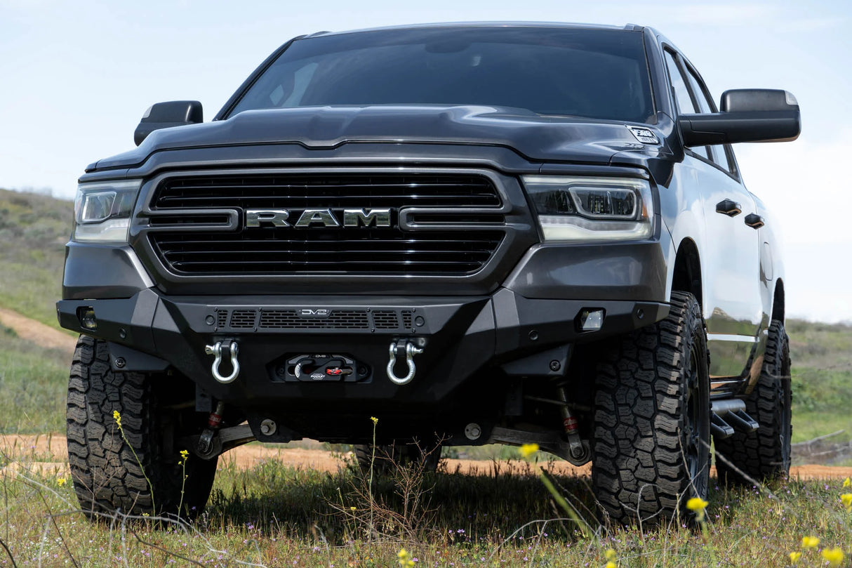 Parachoques DV8 RAM 1500 2019-2024 Spec Series