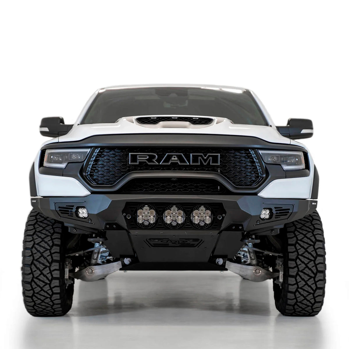 DEFENSA DELANTERA (BAJA) PARA RAM 1500 TRX 2021 - 2024