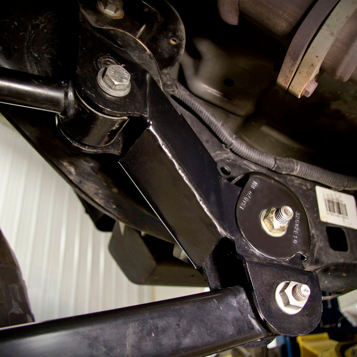 SOPORTES DE CORRECCIÓN DEL BRAZO DE CONTROL DELANTERO ADAPTA 2 A 4,5 PULGADAS JEEP WRANGLER JL Y GLADIADOR JT