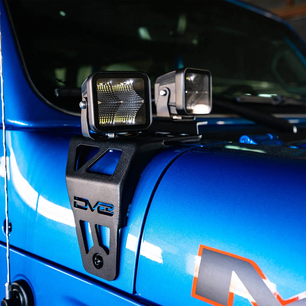 SOPORTES DE LUZ DOBLE POD DV8 OFFROAD PARA JEEP GLADIADOR JT MOJAVE