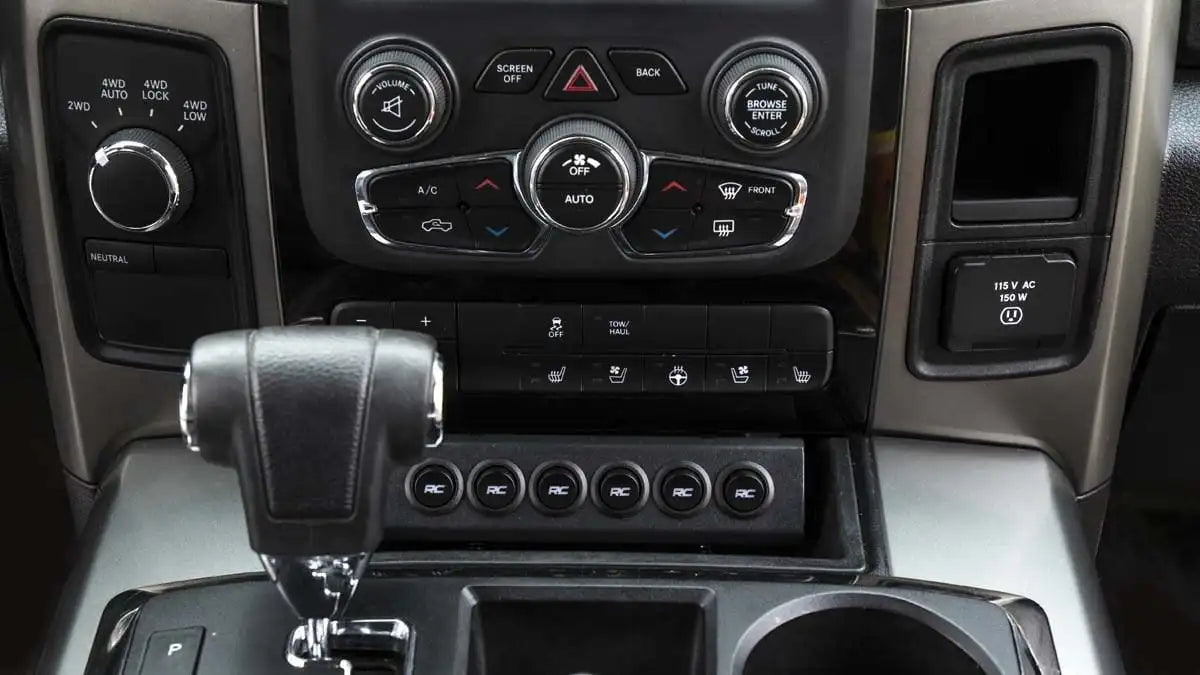 CONTROLADOR DE LUCES MÚLIPLE UNIVERSAL MLC-6