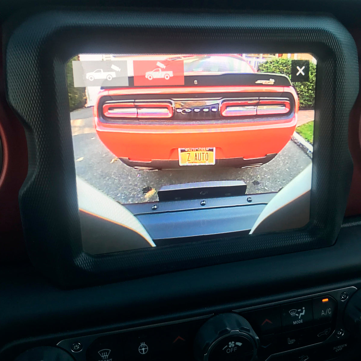 KIT DE CÁMARA FRONTAL TAZER MONTADA EN PARRILLA PARA JEEP WRANGLER JL 18-22 (NO 4XE Y 392)