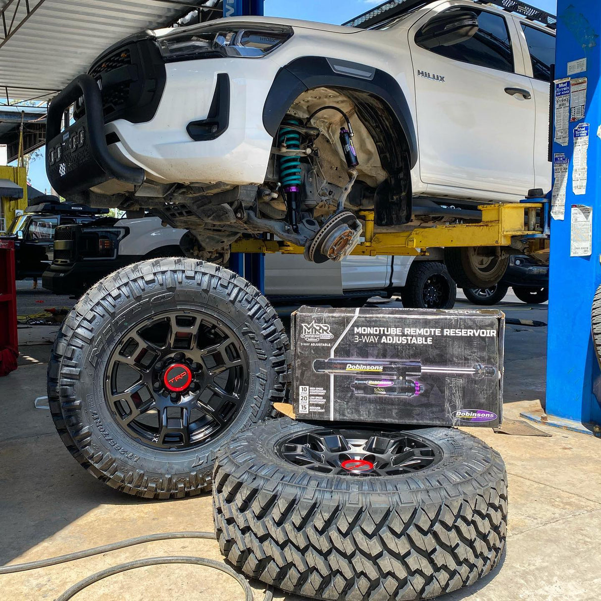 SUSPENSION DOBINSONS MRA LIFT KIT 3" PARA TOYOTA HILUX