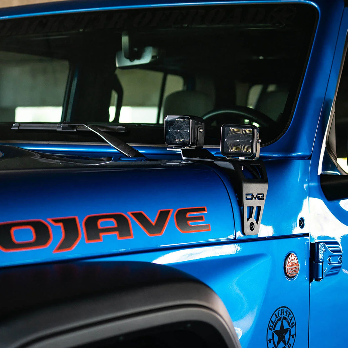 SOPORTES DE LUZ DOBLE POD DV8 OFFROAD PARA JEEP GLADIADOR JT MOJAVE