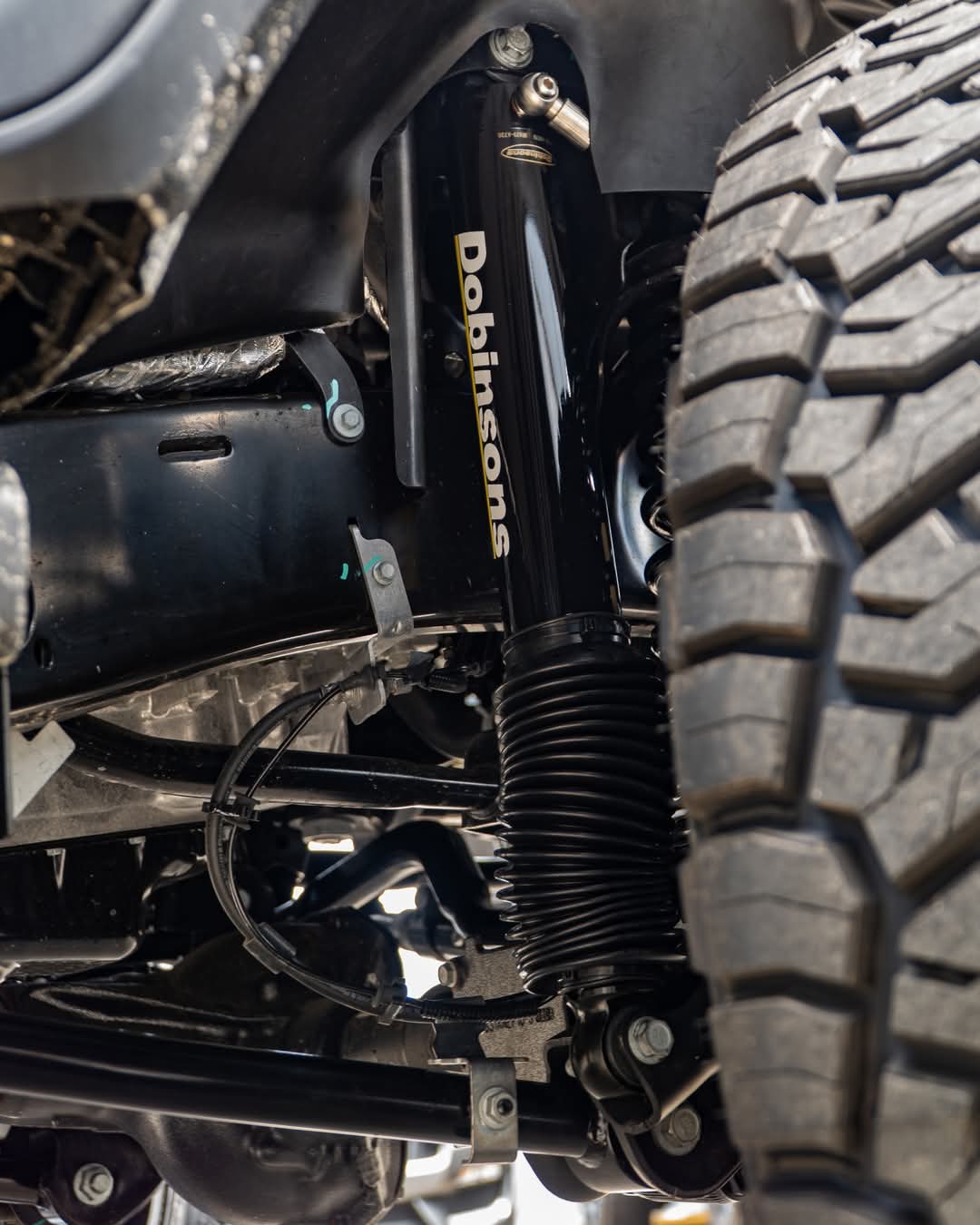 Kit De Suspensión Dobinsons MRA 2" Para Jeep Gladiador Gladiator JT 2019-2026+