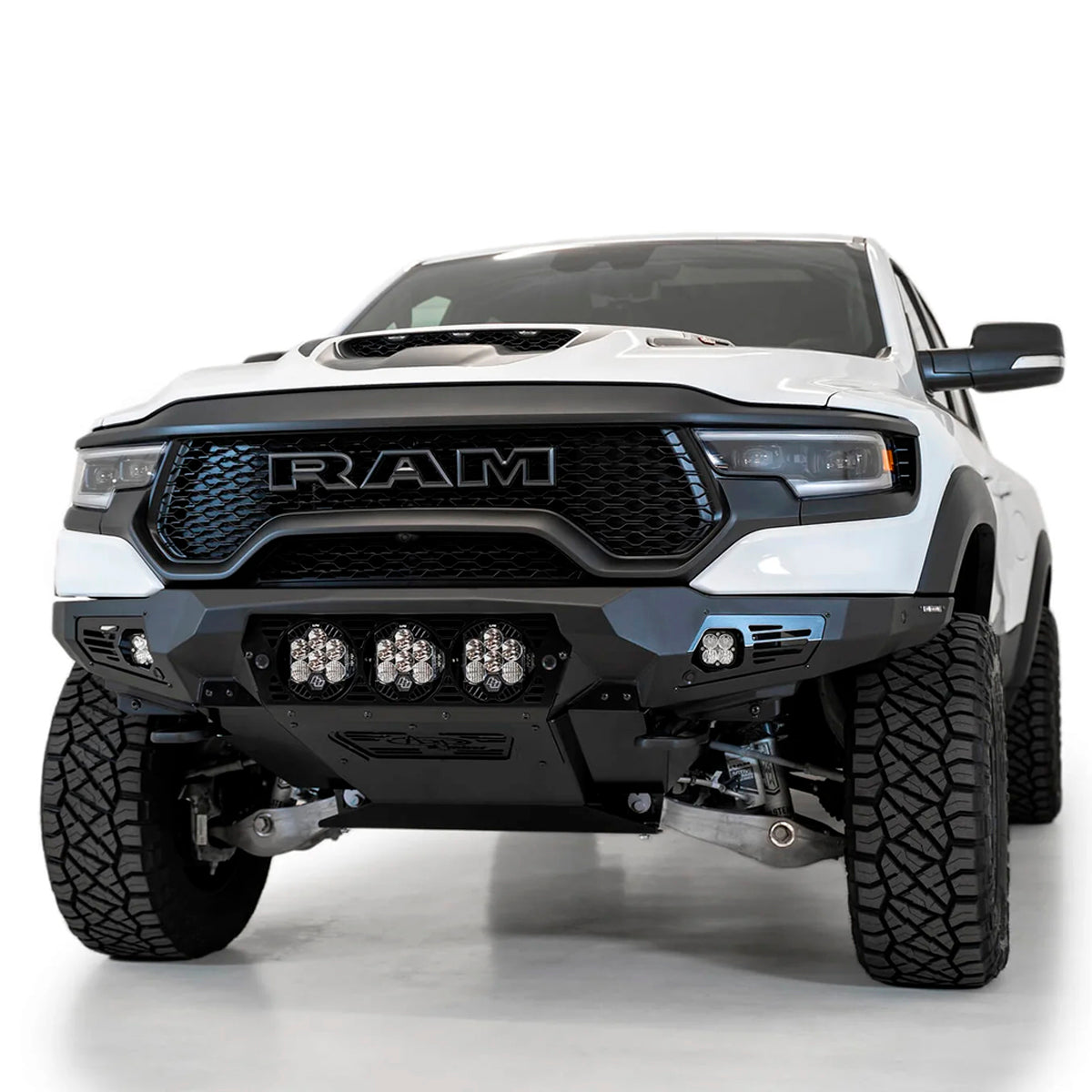 DEFENSA DELANTERA (BAJA) PARA RAM 1500 TRX 2021 - 2024