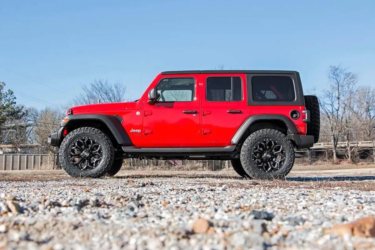 KIT DE ELEVACIÓN 2.5" ROUGH COUNTRY PARA JEEP WRANGLER JL 2018 - 2024
