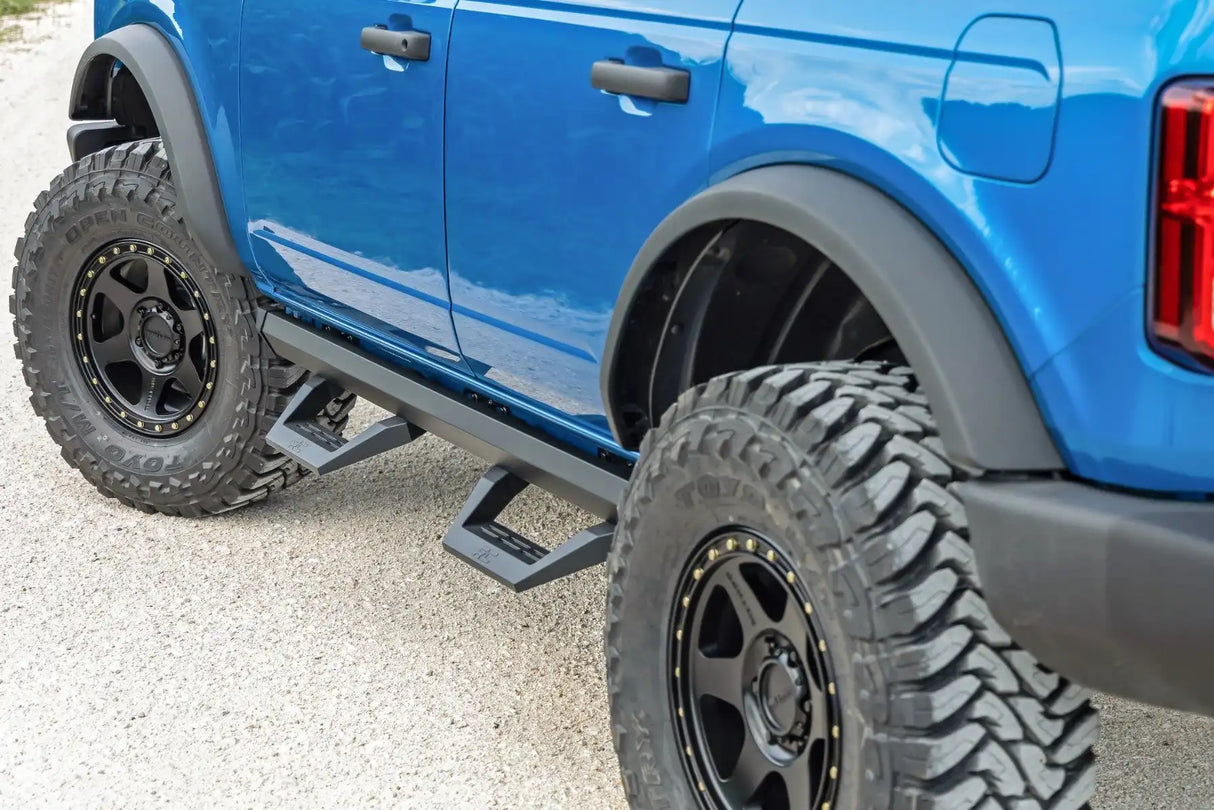 ESTRIBOS DE ALUMINIO SRX2 ROUGH COUNTRY PARA FORD BRONCO 2021 - 2024