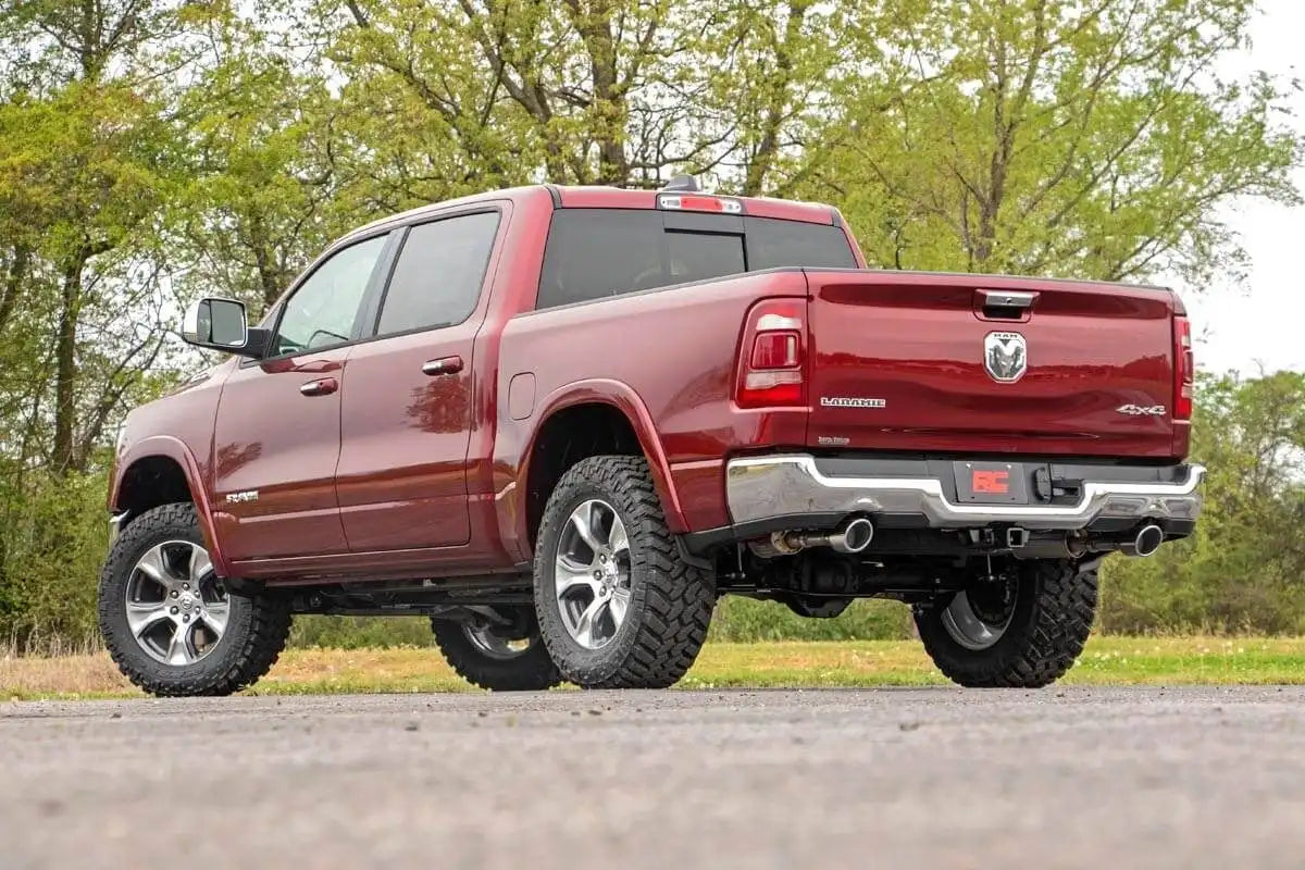 KIT DE ELEVACIÓN 3.5" ROUGH COUNTRY PARA RAM 1500 2WD/4WD 2019 - 2024