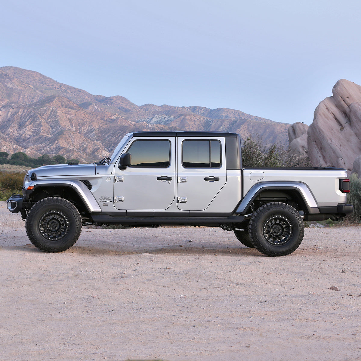 KIT DE ELEVACIÓN DEPORTIVA FABTECH PARA JEEP GLADIADOR JT