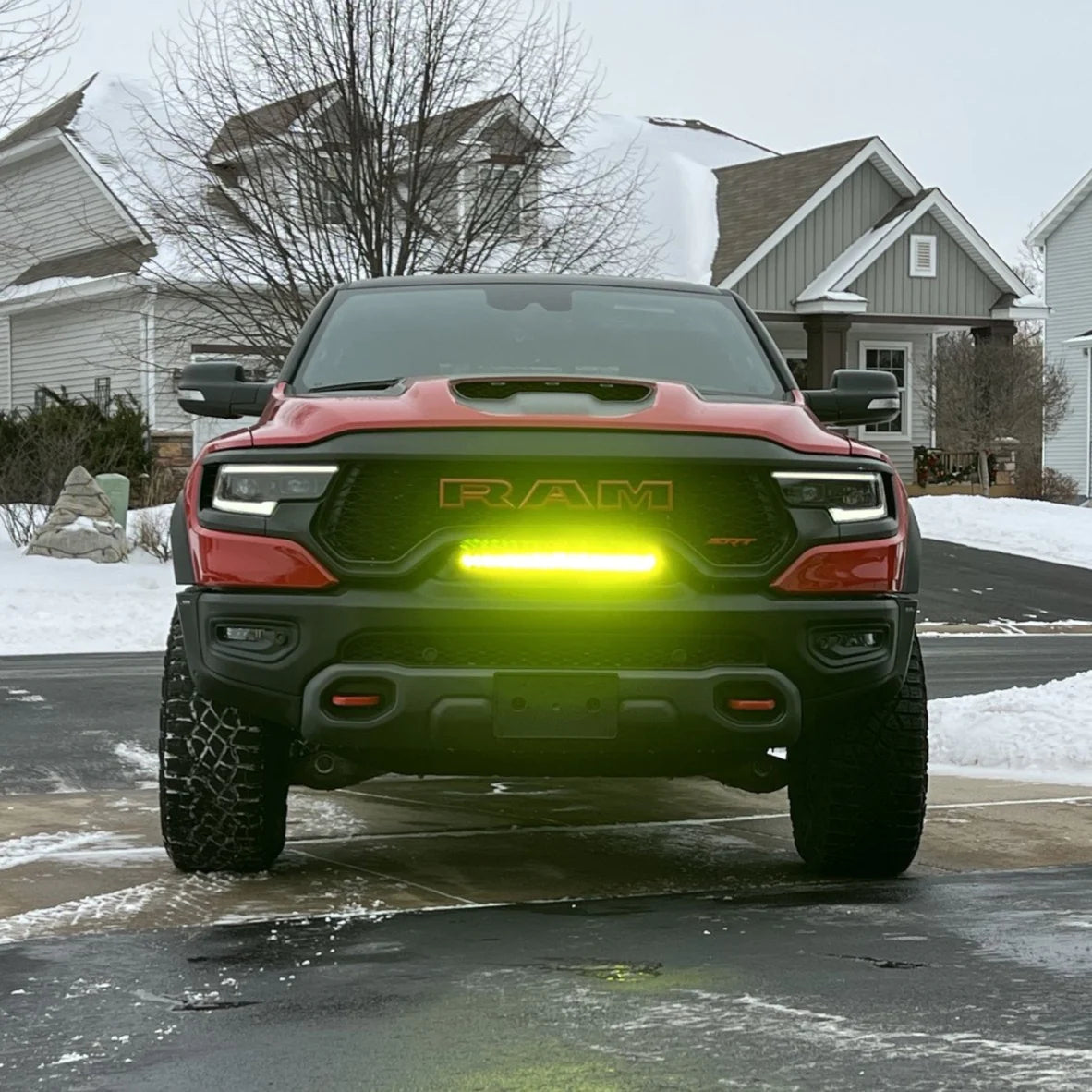 BARRA LED DE DEFENSA PARA RAM 1500 Y RAM TRX