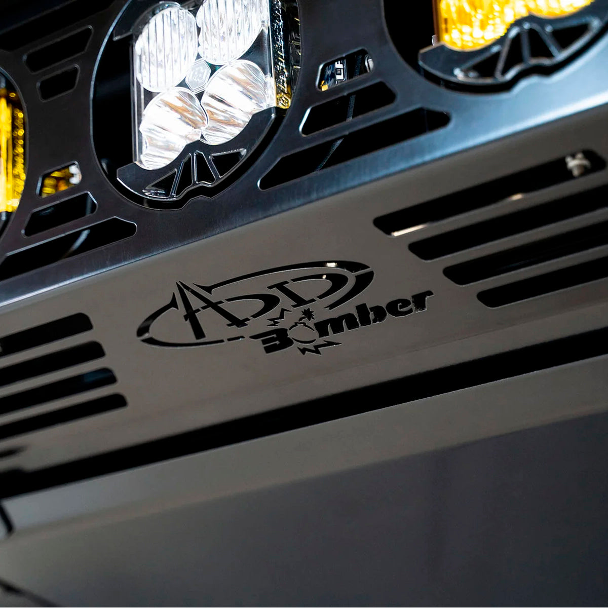 DEFENSA DELANTERA BOMBER PARA FORD BRONCO 2021 - 2024