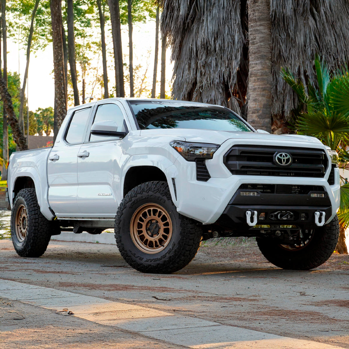 BUMPER DELANTERO DV8 PARA TOYOTA TACOMA 2024