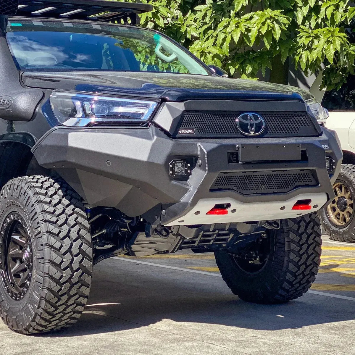 Bumper Delantero Sin Led Rival Para Toyota hilux 2021-25