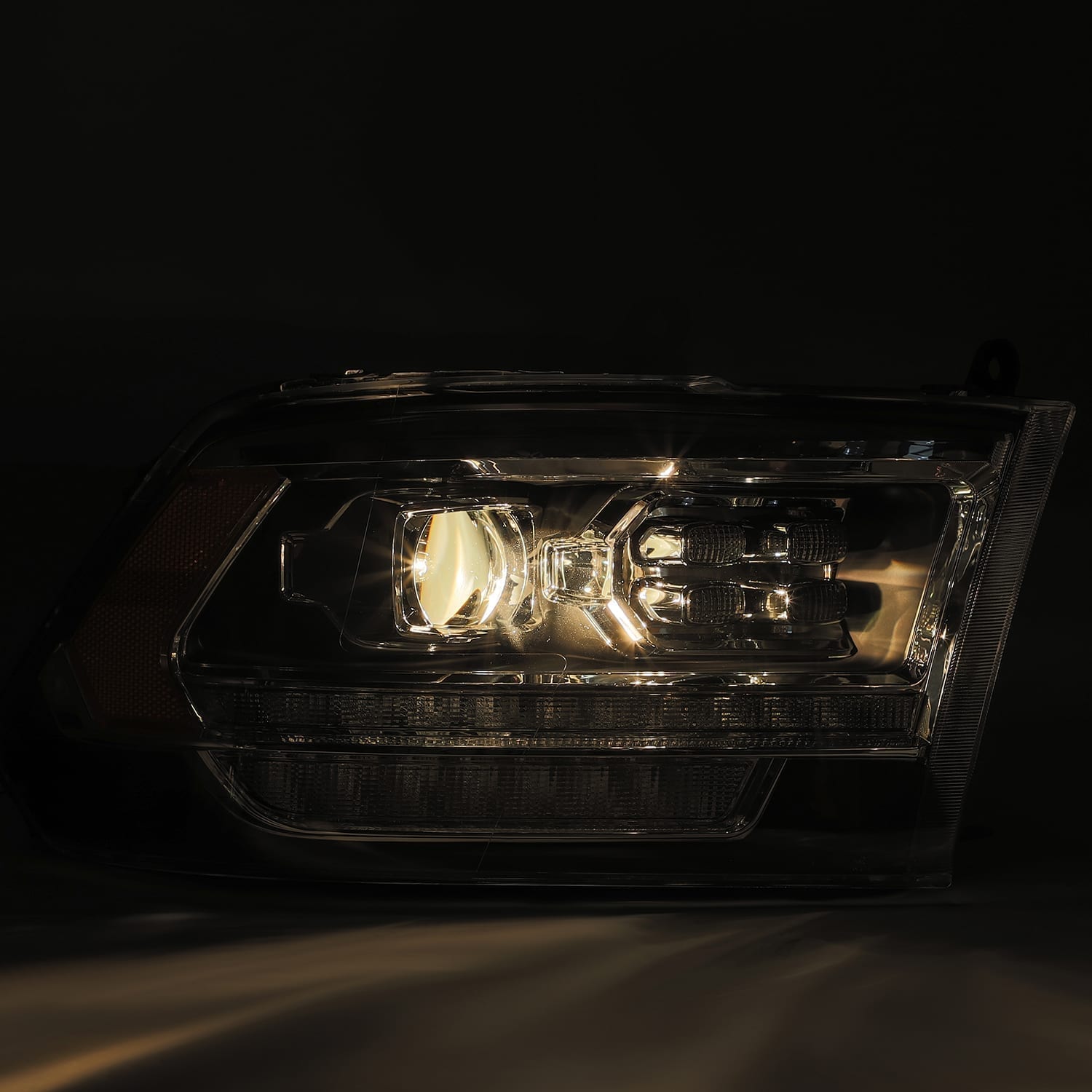 FAROS DELANTEROS PRO-SERIES ALPHAREX PARA DODGE RAM 1500 2009 - 2018