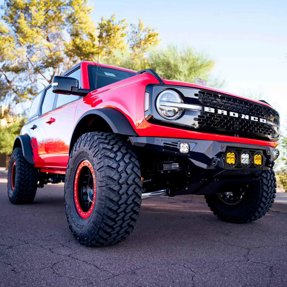 DEFENSA DELANTERA BOMBER PARA FORD BRONCO 2021 - 2024