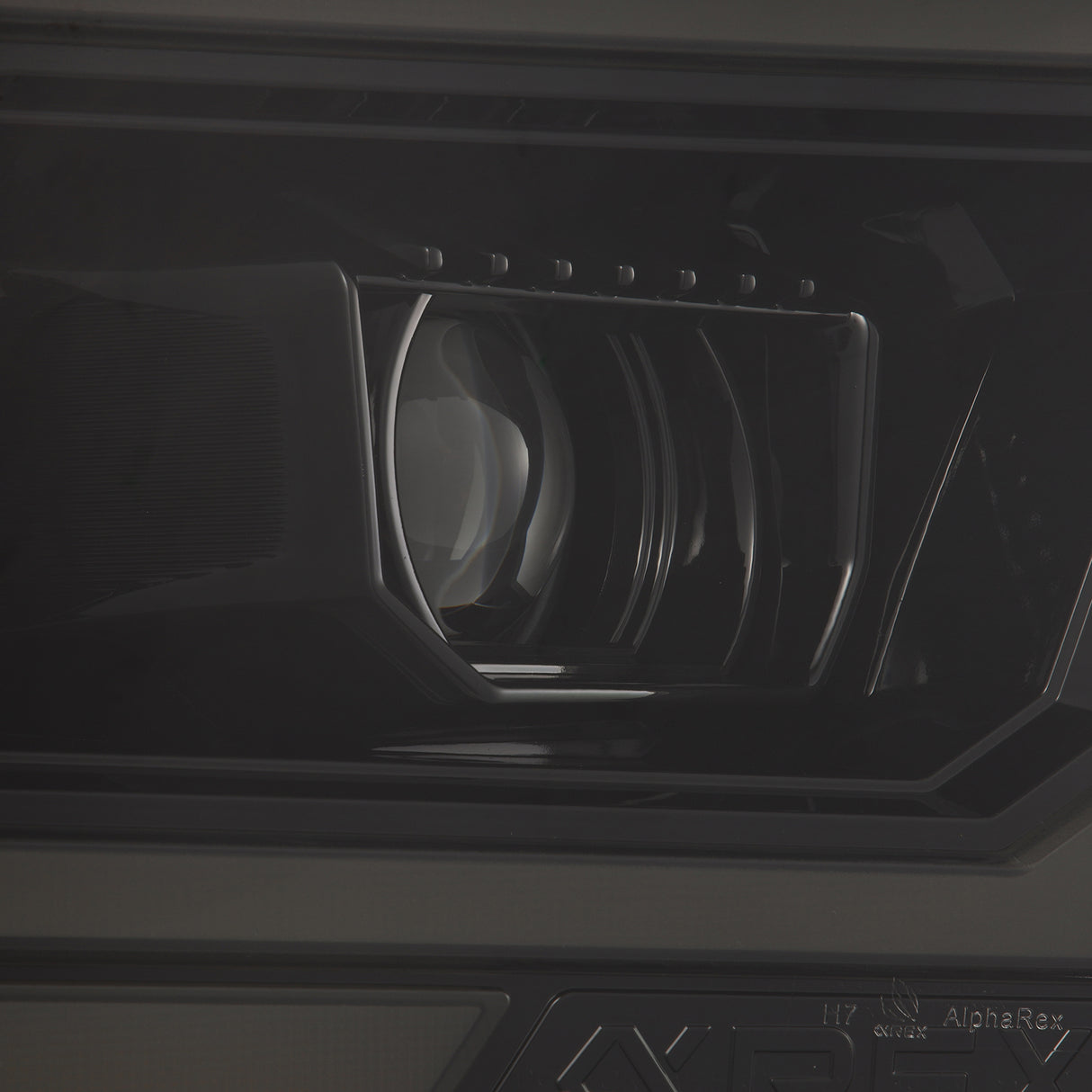 FAROS PRINCIPALES PRO SERIES ALPHAREX PARA RAM 1500 2019 - 2024