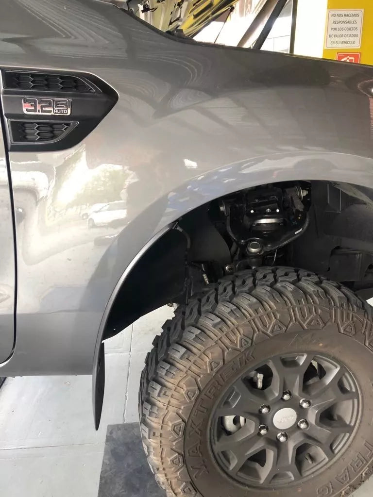 KIT DE ELEVACION PARA FORD RANGER 2013 - 2022 CALZAS LEVEL 2"