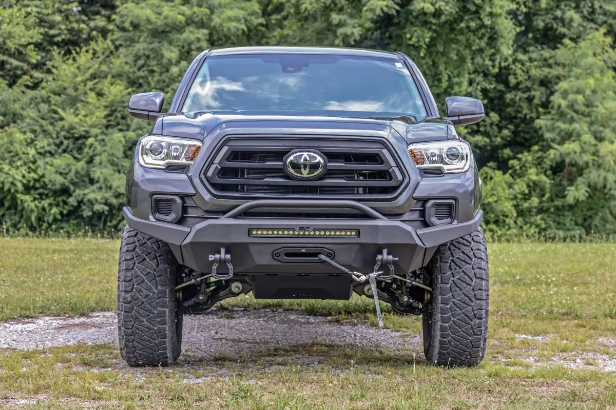 DEFENSA WINCH ROUGH COUNTRY PARA TOYOTA TACOMA 2016 - 2023