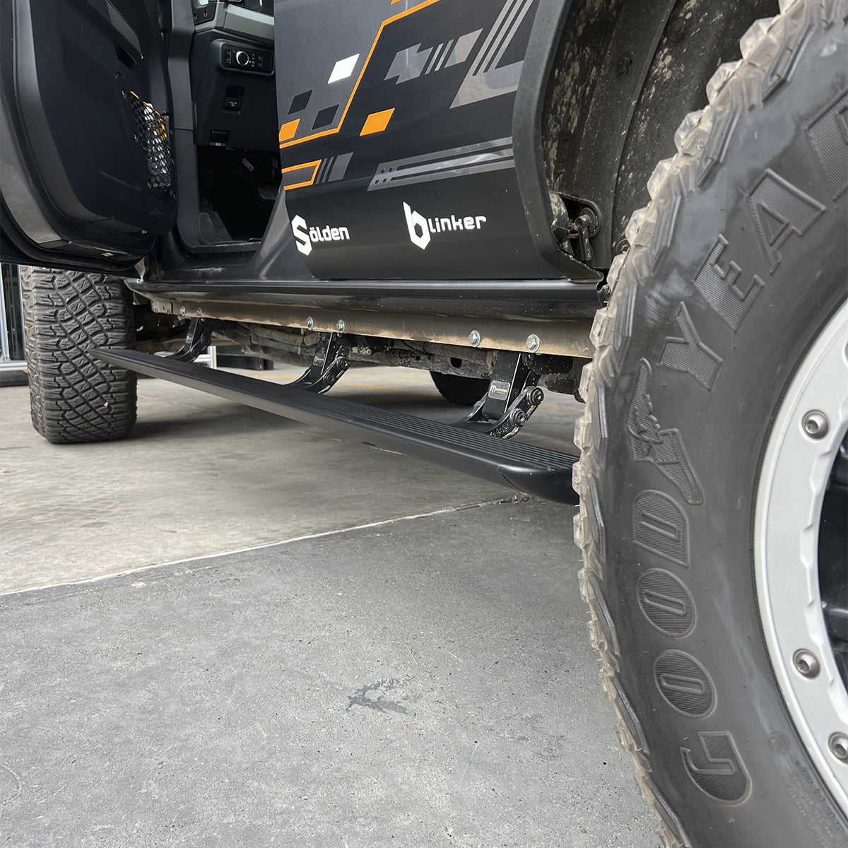 ESTRIBOS ELECTRICOS MST MASTODON PARA JEEP GLADIADOR 2019 - 2024