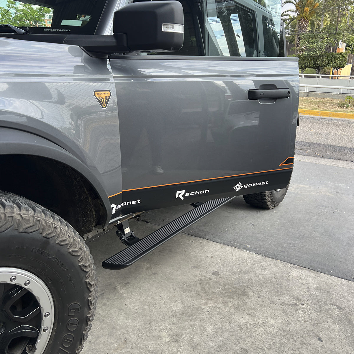 ESTRIBOS ELECTRICOS MST MASTODON PARA SUZUKI JIMNY 2019 - 2024