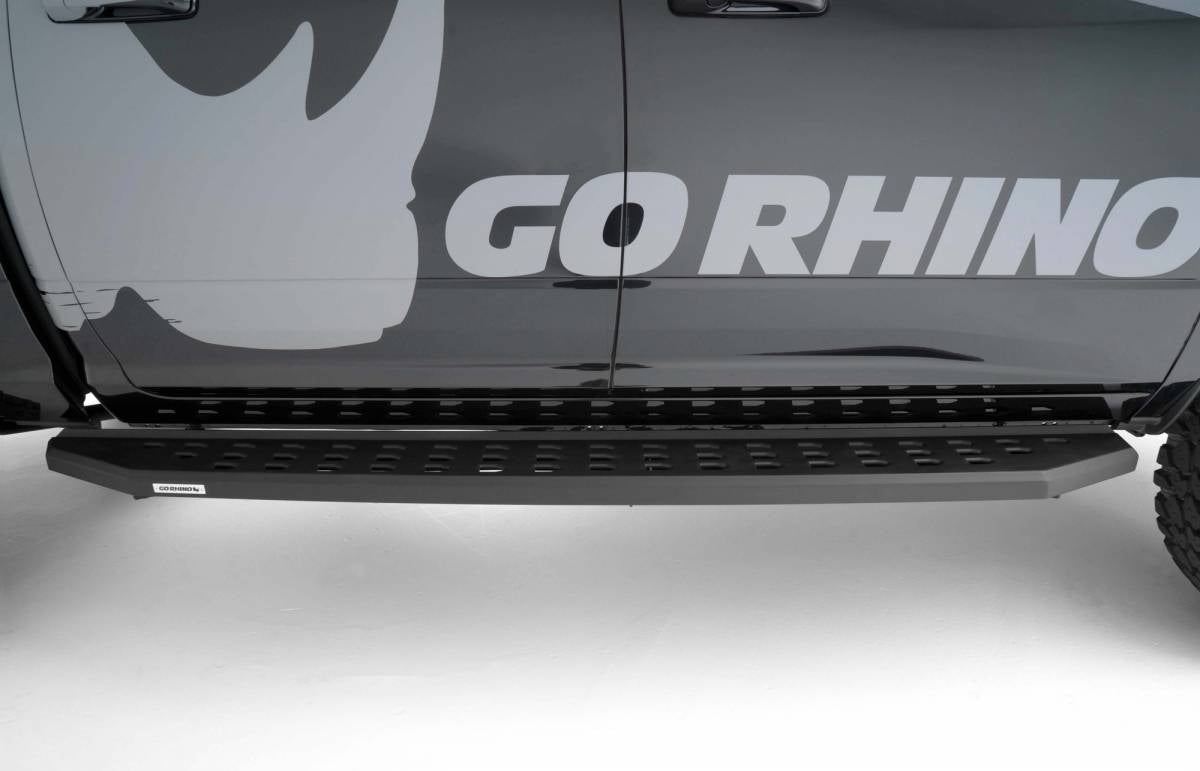 ESTRIBOS RB 20 87" NGO TEXT PARA SILVERADO / SIERRA 1500 19-21 CREW CAB