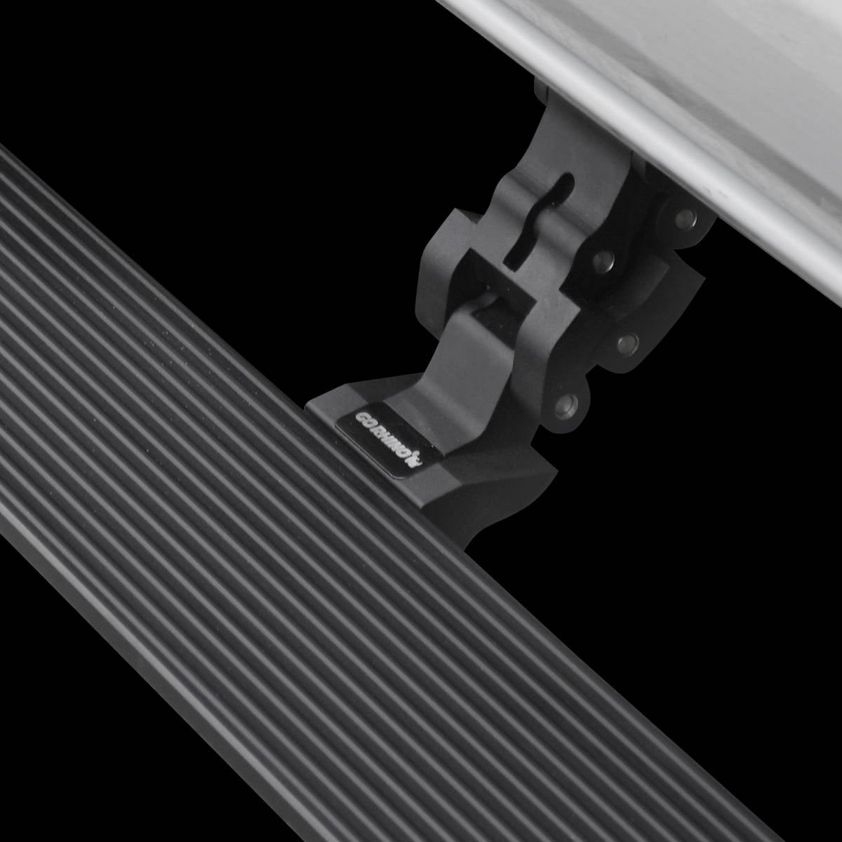 ESTRIBOS ELECTRICOS GO RHINO PARA CHEVROLET SILVERADO / GMC SIERRA 1500 19-23 DOB / CREW CAB NEGRGO TEXTURIZADO