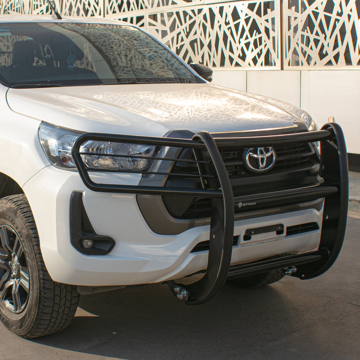 BURRERA EUROGUARD TOYOTA HILUX 2016-2023