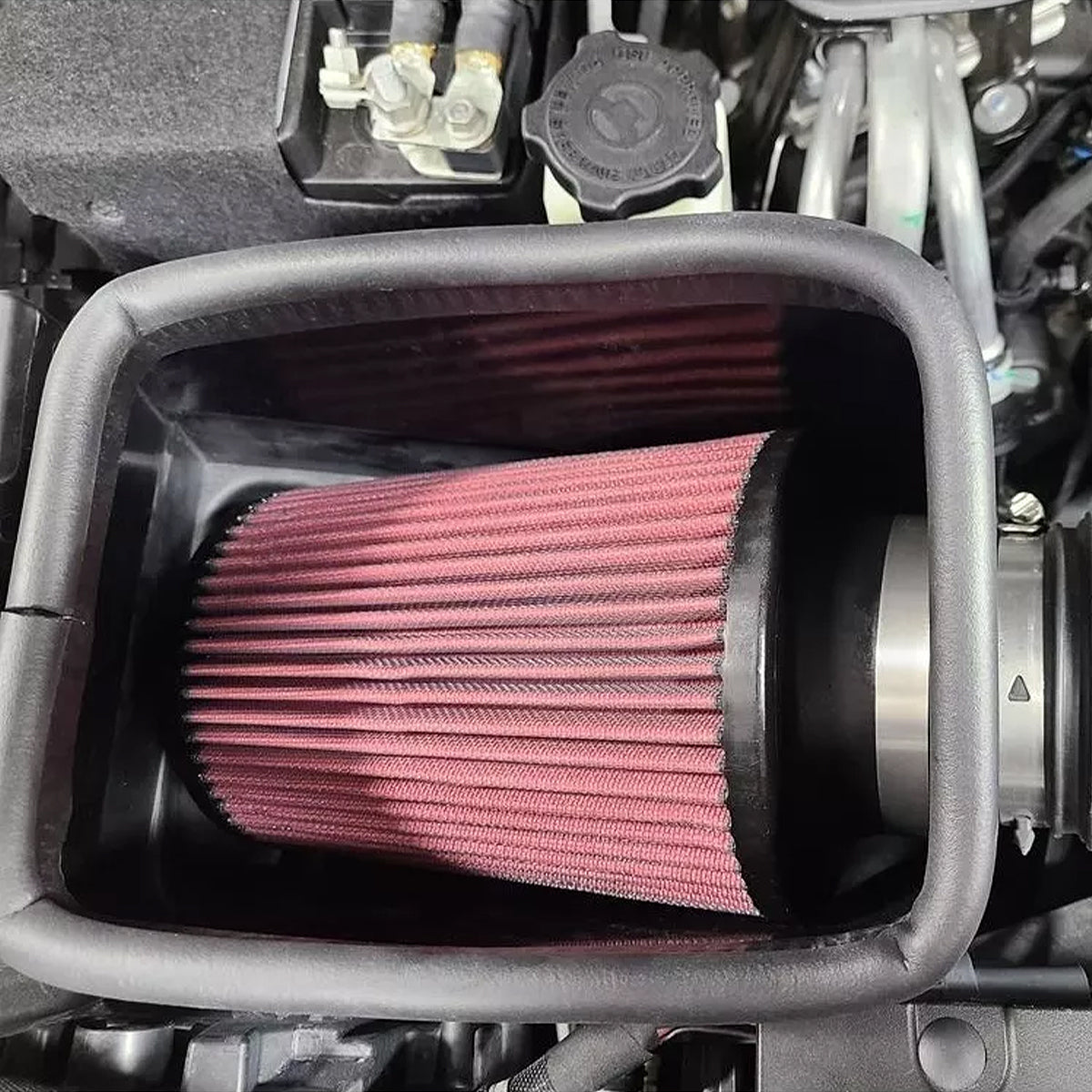 FILTRO DE ALTO FLUJO JLT PERFORMANCE PARA JEEP WRANGLER JL 2018 - 2024 Y JEEP GLADIADOR 2020 - 2023