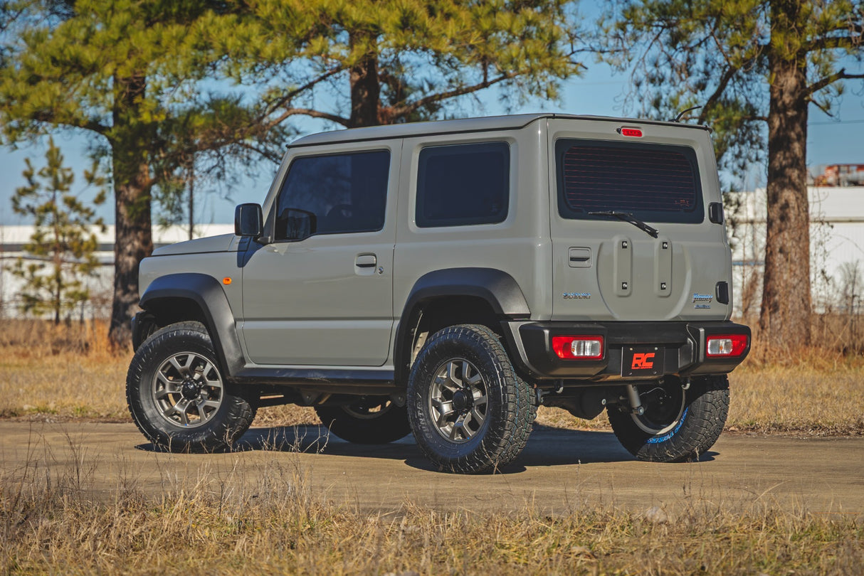 Kit De Suspensión 2 Pulgadas Rough Country Para Suzuki Jimny 4WD 3 Puertas 2021-2025 | N3