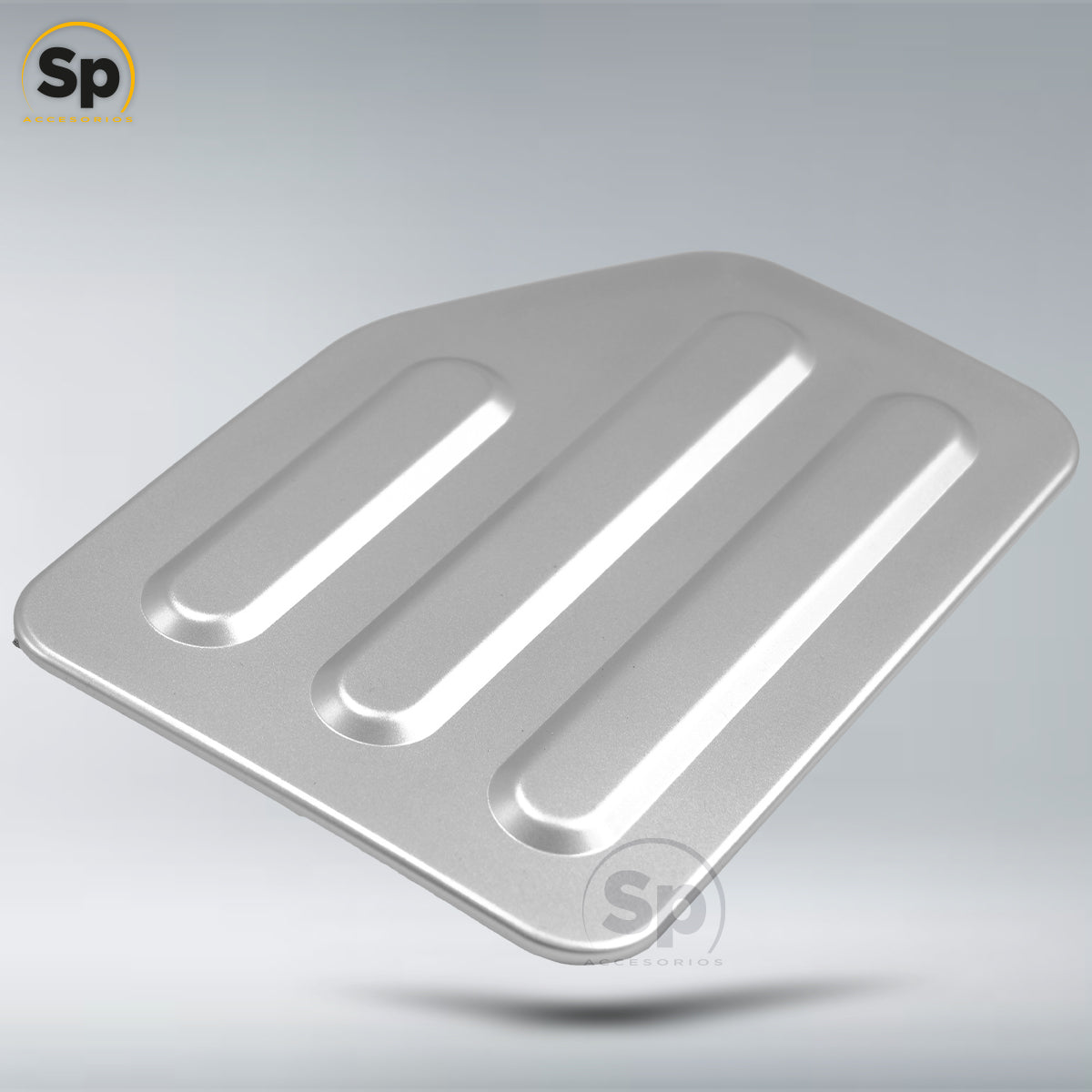 MOLDURA TAPA GASOLINA PLATA PARA SUZUKI JIMNY 2021 - 2024