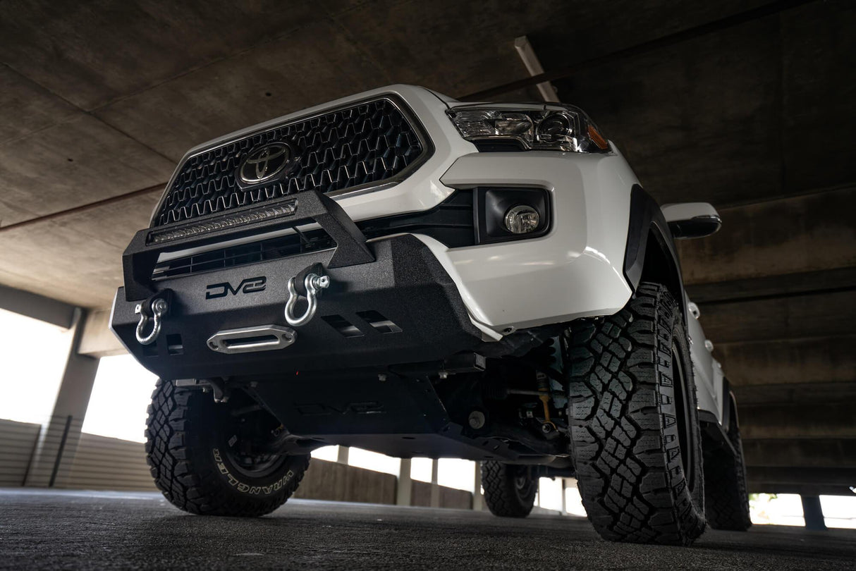 DEFENSA DELANTERA DV8 PARA TOYOTA TACOMA 2016 - 2023