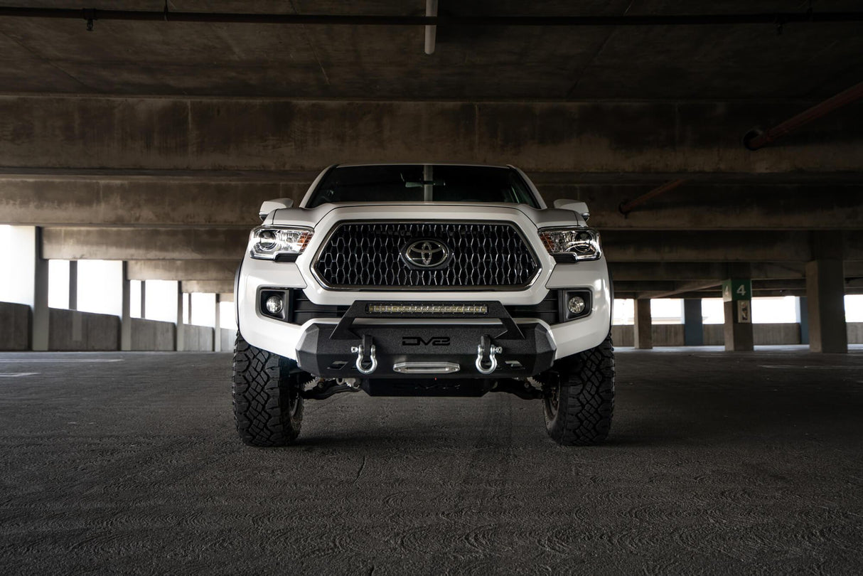 DEFENSA DELANTERA DV8 PARA TOYOTA TACOMA 2016 - 2023