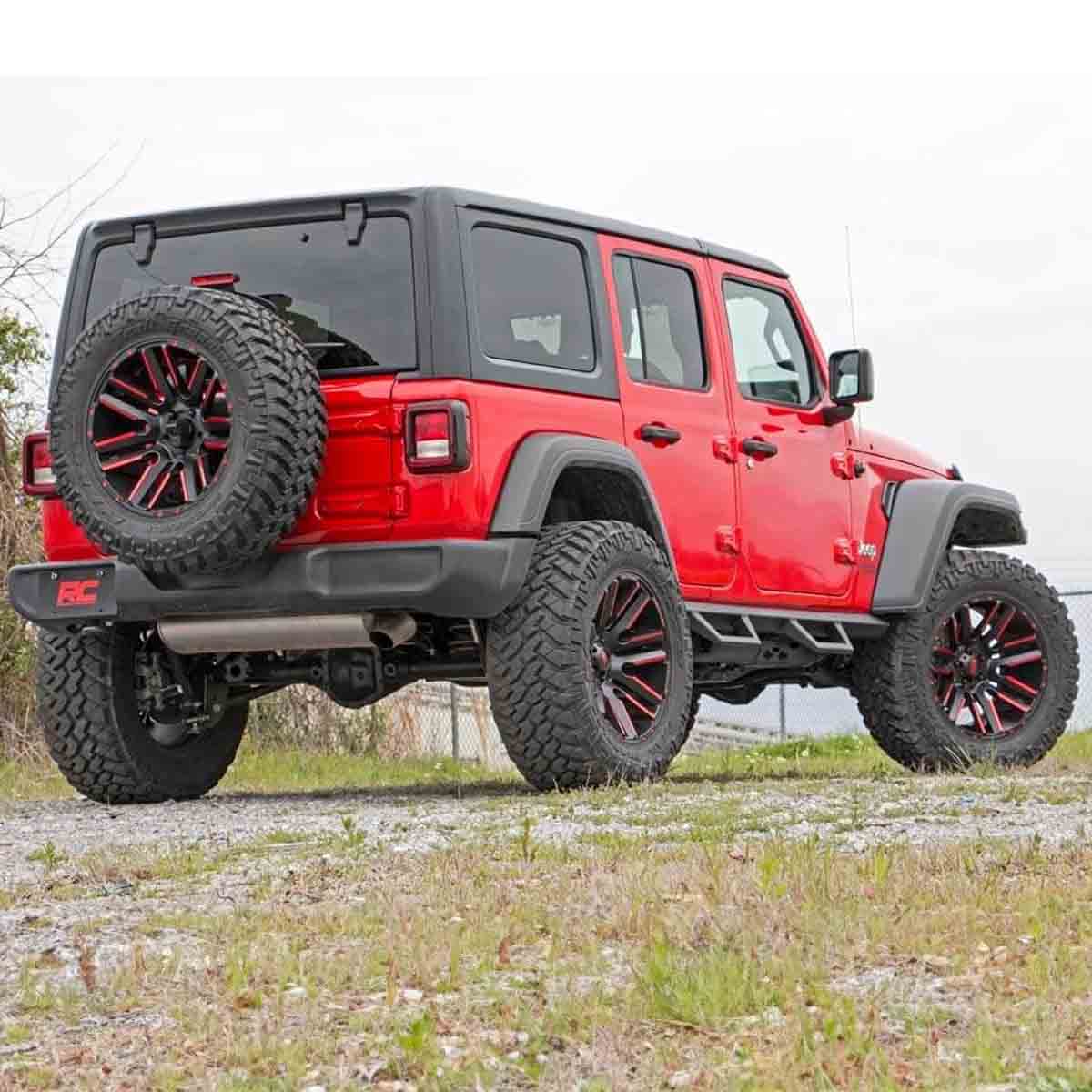 ESTRIBOS ROUGH COUNTRY PARA JEEP WRANGLER JL 2018 - 2024