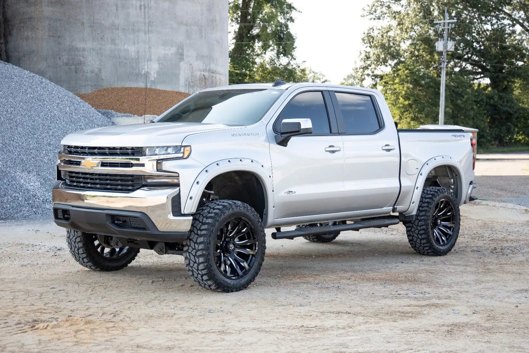 ESTRIBO ROUGH COUNTRY OVAL CHEVROLET SILVERADO 1500 2019 - 2024 GMC SIERRA 1500 2019 - 2024