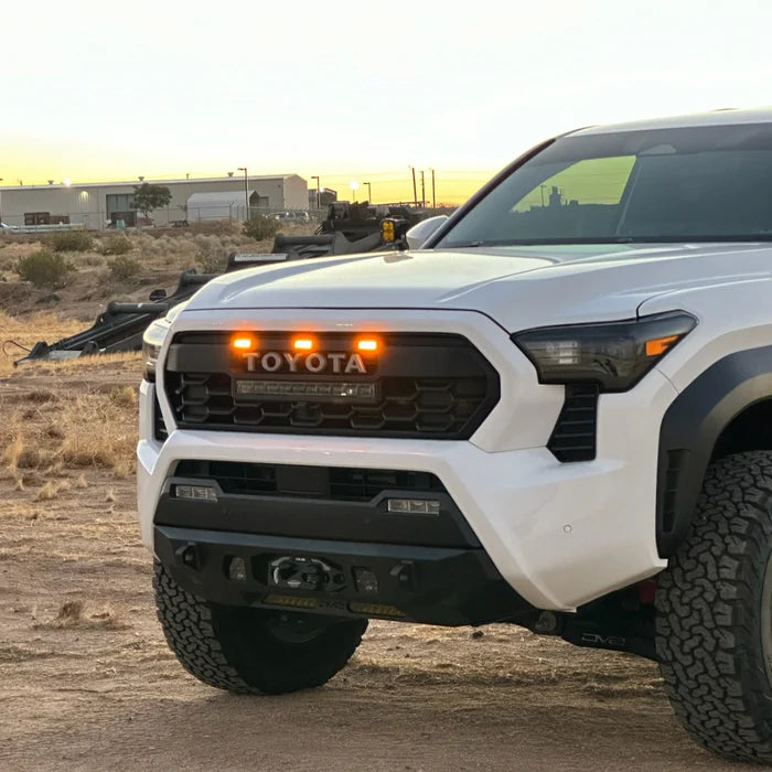 Parrilla Tacoma Trd Pro Con Barra LED y 3 LED Ambar Para Toyota Tacoma 2024 AL 2030 Nueva Linea