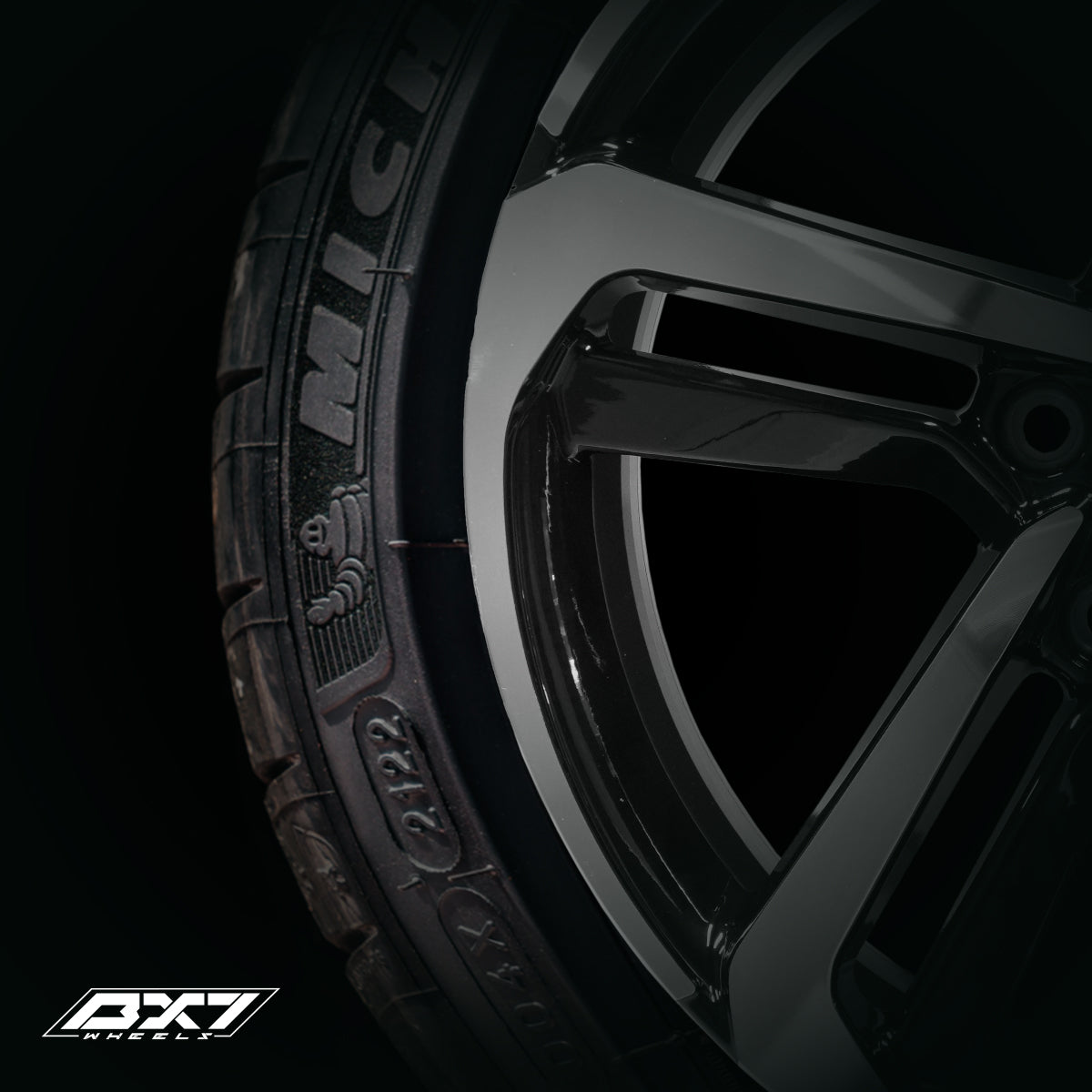 RIN BX7 FW8 17 5X114.3/ ET 35/ CB 64.1/ NEGRO/BLACK MACHINED FACE