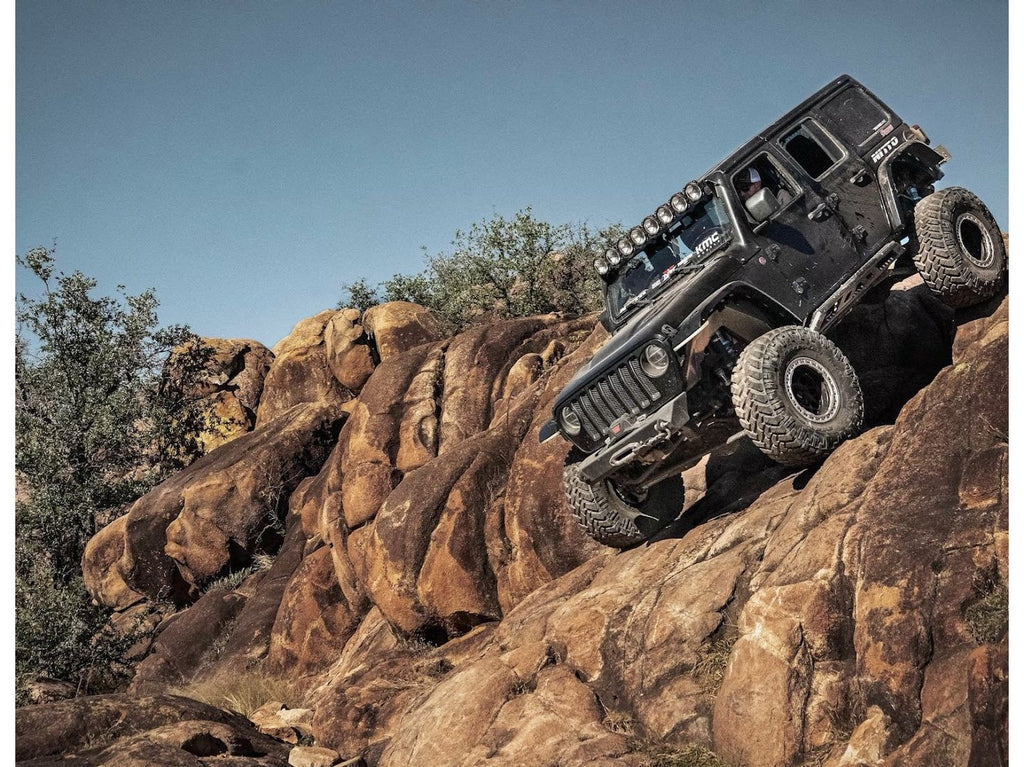 KIT DE SUSPENSION EVO MFG PARA JEEP WRANGLER JLU 4 PUERTAS ELEVACION KING 2.5"