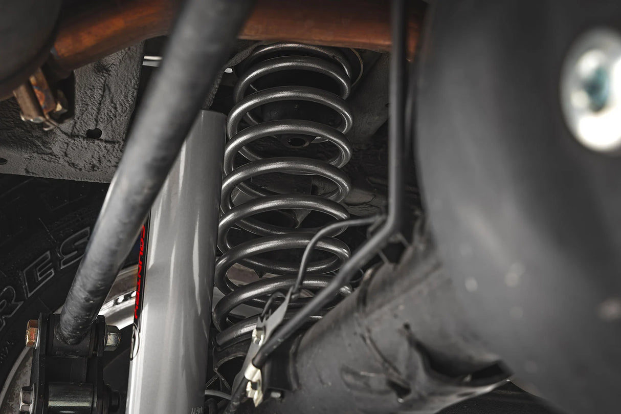 Kit De Suspensión 2 Pulgadas Rough Country Para Suzuki Jimny 4WD 3 Puertas 2021-2025 | N3