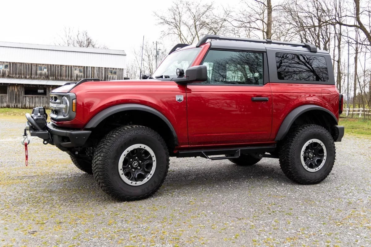 KIT ELEVACIÓN + HORQUILLAS 2.5IN ROUGH COUNTRY FORD BRONCO 2021 - 2023